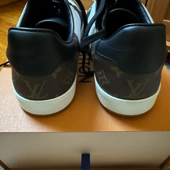 LOUIS VUITTON MEN’S RIVOLI SNEAKER. SIZE US 12 N / LV 11 N. ITEM# 1A8WGD - Picture 2 of 6